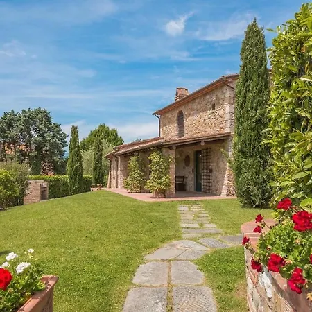 فيلة Ann Monsummano Terme
